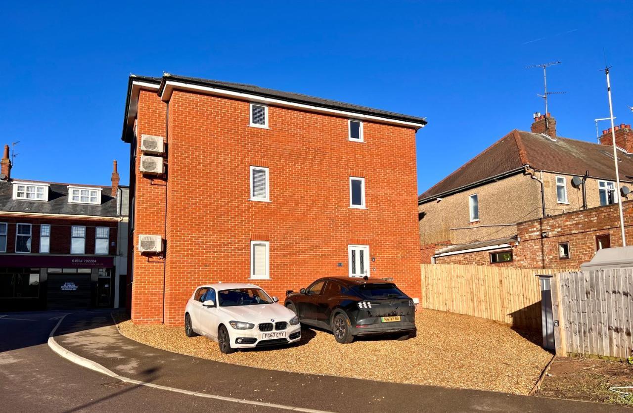 Superb Modern Flat In Northampton, Parking &Ev Apartment Екстериор снимка