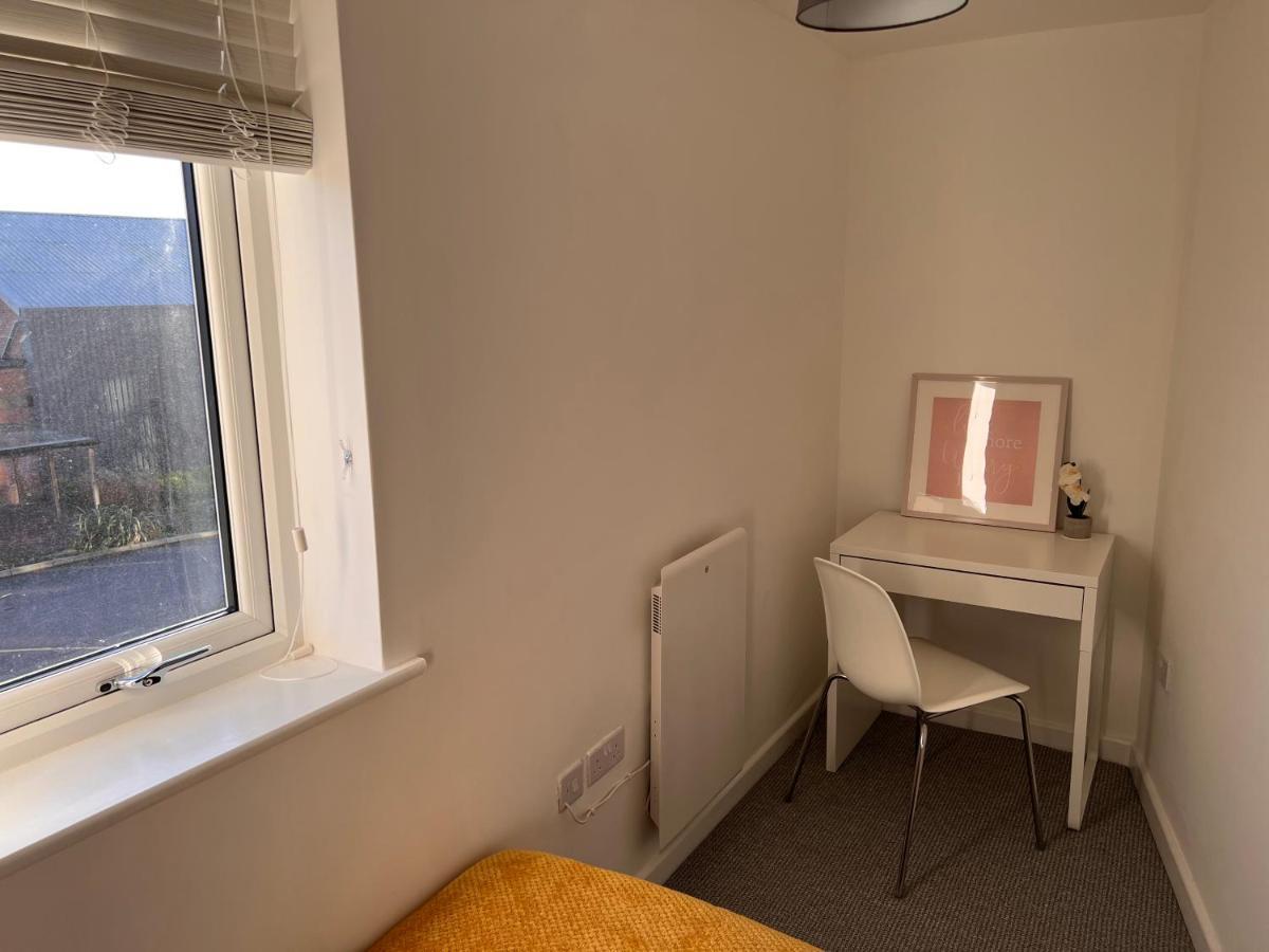 Superb Modern Flat In Northampton, Parking &Ev Apartment Екстериор снимка