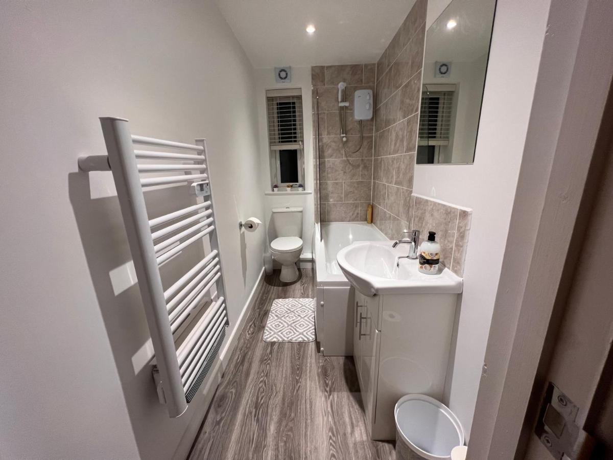 Superb Modern Flat In Northampton, Parking &Ev Apartment Екстериор снимка