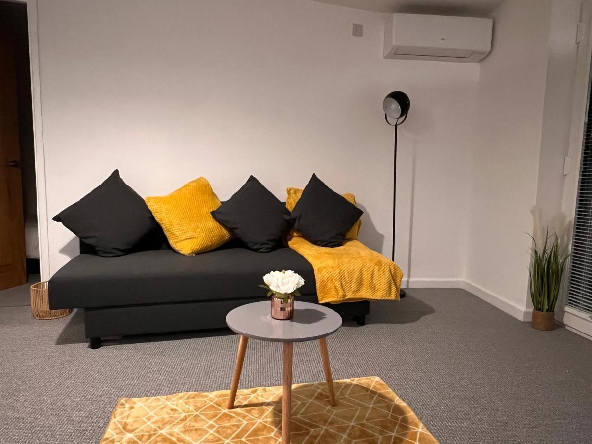 Superb Modern Flat In Northampton, Parking &Ev Apartment Екстериор снимка