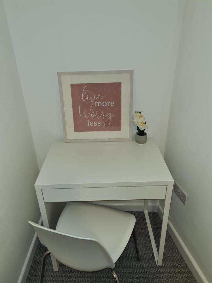 Superb Modern Flat In Northampton, Parking &Ev Apartment Екстериор снимка