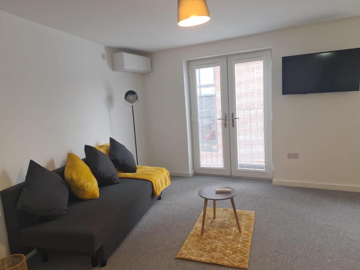 Superb Modern Flat In Northampton, Parking &Ev Apartment Екстериор снимка